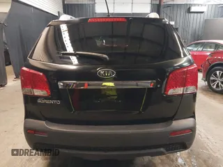 2013 Kia Sorento LX with VIN 5XYKT4A29DG338181, listed as a IAAI auction lot 41686858 with 147,629 mi miles. Bid and sale history available at carsss.com. Image 16.