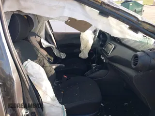 2022 Nissan Kicks S z VIN 3N1CP5BV2NL498598, wystawiony jako IAAI lot #42085165 z przebiegiem 49 872 mil mil oraz . Historia ofert i sprzedaży dostępna na DreamBid. Obrazek 5.