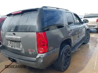 2007 GMC Yukon SLE w/3SA with VIN 1GKFC13C17R346467, listed as a IAAI auction lot 41425793 with 252,934 mi miles. Bid and sale history available at carsss.com. Image 4.