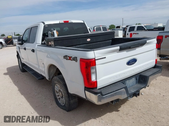 2017 Ford F-250 Lariat z VIN 1FT7W2BT7HEE48637, wystawiony jako IAAI lot #42234510 z przebiegiem 200 831 mil mil oraz . Historia ofert i sprzedaży dostępna na DreamBid. Obrazek 3.