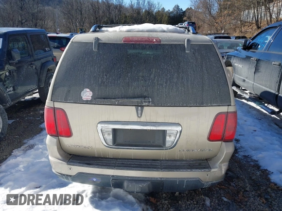 2006 Lincoln Navigator Luxury with VIN 5LMFU28586LJ04892, listed as a IAAI auction lot 41395303 with 124,248 mi miles. Bid and sale history available at carsss.com. Image 17.