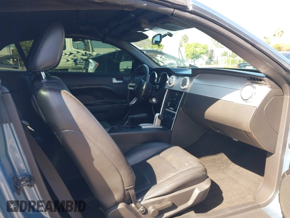 2005 Ford Mustang Deluxe with VIN 1ZVFT84N655232308, listed as a IAAI auction lot 42139250 with 200,850 mi miles. Bid and sale history available at carsss.com. Image 5.