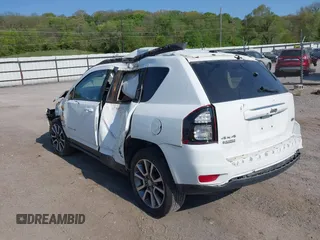 2016 Jeep Compass High Altitude z VIN 1C4NJDEB7GD657935, wystawiony jako IAAI lot #42216172 z przebiegiem 131 137 mil mil oraz . Historia ofert i sprzedaży dostępna na DreamBid. Obrazek 3.