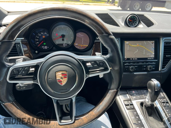 2015 Porsche Macan S z VIN WP1AB2A51FLB53576, wystawiony jako Copart lot #62426405 z przebiegiem 137 169 mil mil oraz Czysty tytuł • Clean title. Historia ofert i sprzedaży dostępna na DreamBid. Obrazek 7.