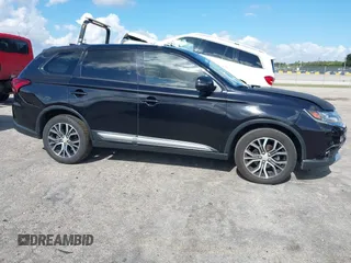 2018 Mitsubishi Outlander SE с VIN JA4AD3A33JZ055813, выставлен на аукционе IAAI как лот 41232885 с пробегом 126 457 миль миль и . История ставок и продаж доступна на DreamBid. Изображение 1.