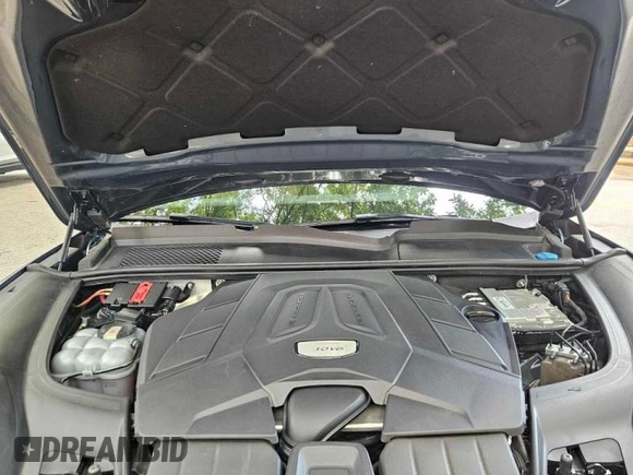 2019 Porsche Cayenne z VIN WP1AA2AY0KDA01354, wystawiony jako Copart lot #57595785 z przebiegiem 73 889 mil mil oraz Szkoda całkowita • Salvage title. Historia ofert i sprzedaży dostępna na DreamBid. Obrazek 7.
