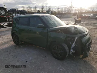 2022 Kia Soul EX with VIN KNDJ33AU7N7155089, listed as a Copart auction lot 85808124 with 37,485 mi miles and Salvage Title. Bid and sale history available at carsss.com. Image 4.