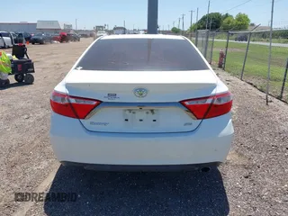 2015 Toyota Camry XLE with VIN 4T1BF1FK2FU895574, listed as a IAAI auction lot 41993588 with 107,377 mi miles. Bid and sale history available at carsss.com. Image 16.