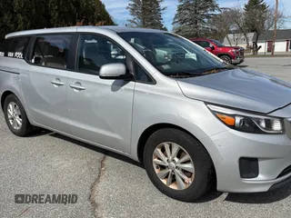 2018 Kia Sedona L with VIN KNDMA5C16J6403396, listed as a Copart auction lot 49833825 with 129,727 mi miles and Clean Title. Bid and sale history available at carsss.com. Image 1.