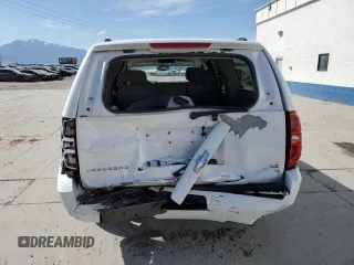 2007 Chevrolet Suburban LTZ z VIN 3GNFC16J57G133101, wystawiony jako Copart lot #58962725 z przebiegiem 52 956 mil mil oraz Szkoda całkowita • Salvage title. Historia ofert i sprzedaży dostępna na DreamBid. Obrazek 6.