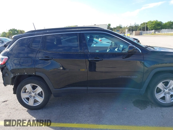 2022 Jeep Compass Latitude with VIN 3C4NJCBB6NT229344, listed as a IAAI auction lot 41686958 with 40,696 mi miles and . Bid and sale history available at carsss.com. Image 14.