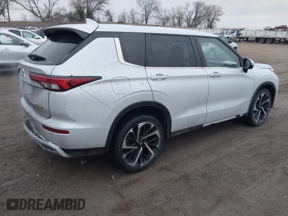 2022 Mitsubishi Outlander SE z VIN JA4J4UA8XNZ034643, wystawiony jako IAAI lot #41214966 z przebiegiem 52 827 mil mil oraz . Historia ofert i sprzedaży dostępna na DreamBid. Obrazek 4.