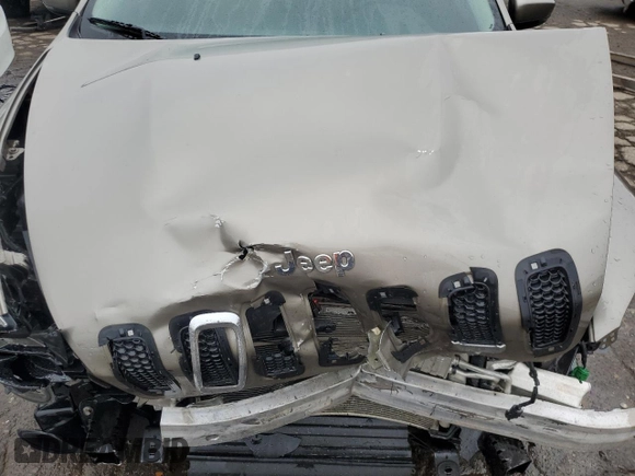 2017 Jeep Cherokee Latitude с VIN 1C4PJLCS6HW640751, выставлен на аукционе Copart как лот 57822525 с пробегом 115 216 миль миль и Чистый • Clean title. История ставок и продаж доступна на DreamBid. Изображение 12.