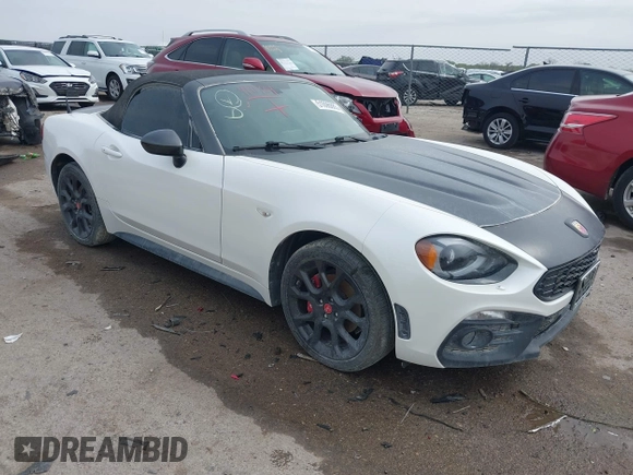 2018 FIAT 124 Spider Classica z VIN JC1NFAEK7J0138623, wystawiony jako IAAI lot #41919114 z przebiegiem 26 327 mil mil oraz . Historia ofert i sprzedaży dostępna na DreamBid. Obrazek 1.