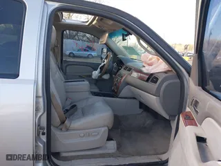 2013 Chevrolet Suburban LT with VIN 1GNSKJE70DR314805, listed as a IAAI auction lot 41120145 with 178,769 mi miles. Bid and sale history available at carsss.com. Image 5.