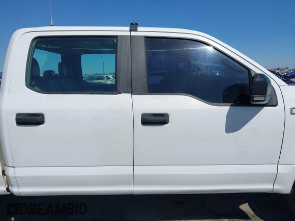 2016 Ford F-150 XLT with VIN 1FTEW1EF5GFA47782, listed as a IAAI auction lot 41870772 with 118,121 mi miles. Bid and sale history available at carsss.com. Image 13.