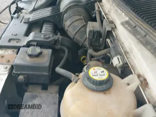 2005 Ford Econoline Cargo z VIN 1FTSE34L15HB24576, wystawiony jako IAAI lot #42101533 z przebiegiem 446 313 mil mil oraz . Historia ofert i sprzedaży dostępna na DreamBid. Obrazek 12.