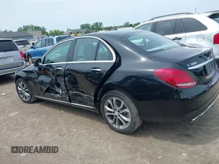 2017 Mercedes-Benz C 300 z VIN 55SWF4KB5HU200236, wystawiony jako IAAI lot #42551004 z przebiegiem 75 802 mil mil oraz . Historia ofert i sprzedaży dostępna na DreamBid. Obrazek 14.