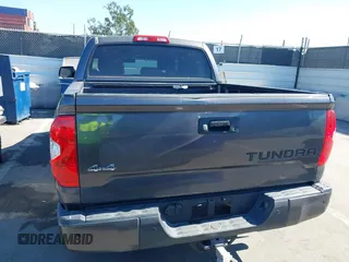 2017 Toyota Tundra Platinum z VIN 5TFAW5F15HX612228, wystawiony jako IAAI lot #41677281 z przebiegiem 157 425 mil mil oraz . Historia ofert i sprzedaży dostępna na DreamBid. Obrazek 16.