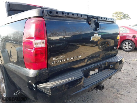 2007 Chevrolet Avalanche LT w/3LT with VIN 3GNFK12337G211143, listed as a IAAI auction lot 41609539 with 232,120 mi miles. Bid and sale history available at carsss.com. Image 14.