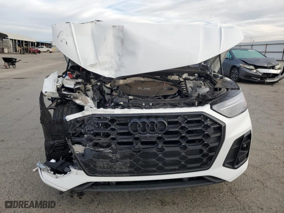 2023 Audi SQ5 Sportback Premium Plus with VIN WA124AFY1P2038636, listed as a Copart auction lot 43578025 with NaN miles and Salvage Title. Bid and sale history available at carsss.com. Image 5.