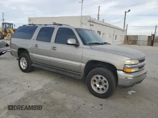 2002 Chevrolet Suburban LS with VIN 1GNEC16T92J196173, listed as a Copart auction lot 85029784 with 119,911 mi miles and Salvage Title. Bid and sale history available at carsss.com. Image 4.