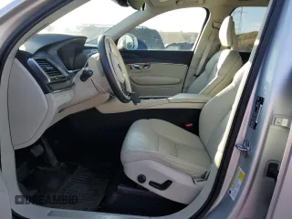 2020 Volvo XC90 Momentum with VIN YV4102PK5L1563600, listed as a Copart auction lot 52602275 with 50,305 mi miles and Salvage Title. Bid and sale history available at carsss.com. Image 7.