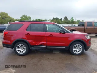 2018 Ford Explorer XLT z VIN 1FM5K8DH8JGA13677, wystawiony jako IAAI lot #42259550 z przebiegiem 71 257 mil mil oraz . Historia ofert i sprzedaży dostępna na DreamBid. Obrazek 13.