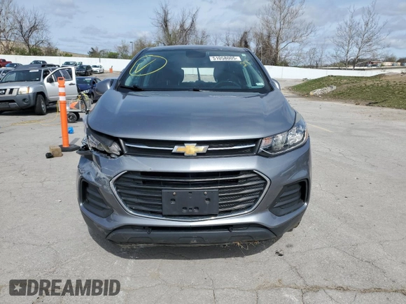 2020 Chevrolet Trax LS z VIN 3GNCJNSB9LL164044, wystawiony jako Copart lot #51058005 z przebiegiem 60 879 mil mil oraz Szkoda całkowita • Salvage title. Historia ofert i sprzedaży dostępna na DreamBid. Obrazek 5.