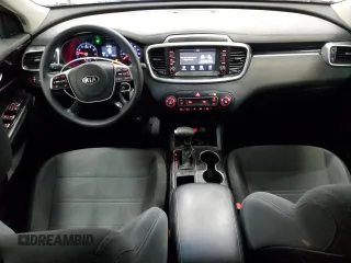 2019 Kia Sorento LX z VIN 5XYPG4A56KG558427, wystawiony jako Copart lot #51971055 z przebiegiem 103 523 mil mil oraz Szkoda całkowita • Salvage title. Historia ofert i sprzedaży dostępna na DreamBid. Obrazek 8.
