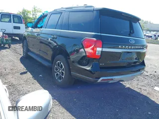 2024 Ford Expedition XLT z VIN 1FMJU1J84REA35560, wystawiony jako IAAI lot #42266211 z przebiegiem 21 950 mil mil oraz . Historia ofert i sprzedaży dostępna na DreamBid. Obrazek 3.