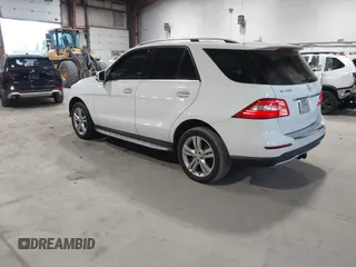 2015 Mercedes-Benz M 350 with VIN 4JGDA5HB3FA492815, listed as a IAAI auction lot 41976237 with 181,940 mi miles and . Bid and sale history available at carsss.com. Image 3.