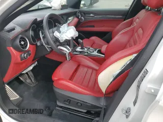 2021 Alfa Romeo Stelvio Ti z VIN ZASPAKBN5M7D10827, wystawiony jako Copart lot #58200015 z przebiegiem Nie podano mil oraz Szkoda całkowita • Salvage title. Historia ofert i sprzedaży dostępna na DreamBid. Obrazek 7.