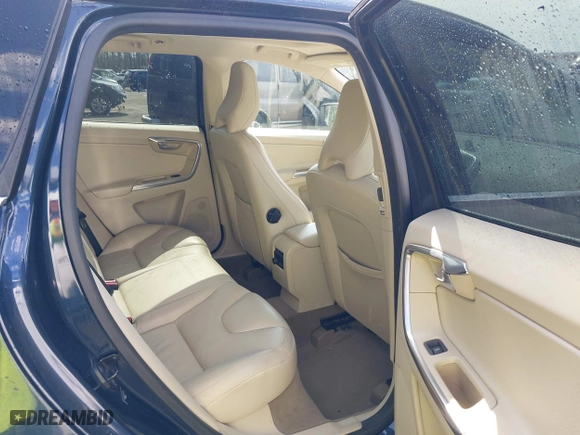 2013 Volvo XC60 T6 with VIN YV4902DZ9D2441547, listed as a IAAI auction lot 42028493 with 106,212 mi miles. Bid and sale history available at carsss.com. Image 8.