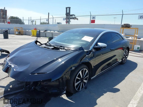 2023 Lucid Air Grand Touring z VIN 50EA1GBA0PA004565, wystawiony jako IAAI lot #41913843 z przebiegiem 25 468 mil mil oraz . Historia ofert i sprzedaży dostępna na DreamBid. Obrazek 2.