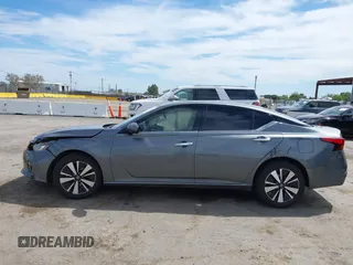 2019 Nissan Altima SL with VIN 1N4BL4EV1KC187977, listed as a IAAI auction lot 42001125 with 157,080 mi miles and . Bid and sale history available at DreamBid. Image 15.