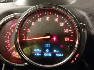 2019 MINI Countryman Cooper S с VIN WMZYT5C59K3G91029, выставлен на аукционе IAAI как лот 42039745 с пробегом 128 365 миль миль и . История ставок и продаж доступна на DreamBid. Изображение 7.