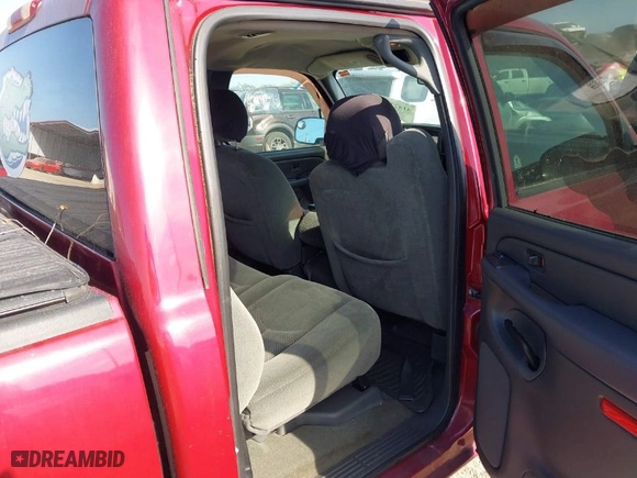 2004 Chevrolet Silverado 1500 Crew Cab Z71 with VIN 2GCEK13T141418363, listed as a IAAI auction lot 41472218 with 155,765 mi miles. Bid and sale history available at carsss.com. Image 8.