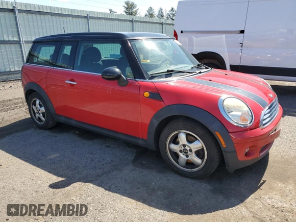 2010 MINI Clubman z VIN WMWML3C52ATX51812, wystawiony jako Copart lot #51457635 z przebiegiem 84 719 mil mil oraz Szkoda całkowita • Salvage title. Historia ofert i sprzedaży dostępna na DreamBid. Obrazek 4.