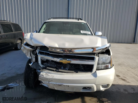 2008 Chevrolet Avalanche LTZ with VIN 3GNFK12318G199267, listed as a Copart auction lot 45420225 with 149,295 mi miles and Salvage Title. Bid and sale history available at carsss.com. Image 5.