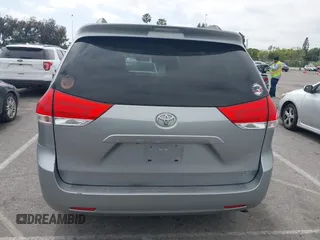 2011 Toyota Sienna LE AAS with VIN 5TDKK3DC0BS119045, listed as a IAAI auction lot 42184748 with 196,607 mi miles. Bid and sale history available at carsss.com. Image 16.