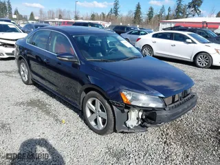 2012 Volkswagen Passat SE with VIN 1VWBP7A3XCC019290, listed as a IAAI auction lot 41728353 with 117,281 mi miles. Bid and sale history available at carsss.com. Image 1.