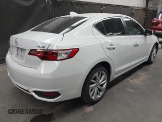 2018 Acura ILX with VIN 19UDE2F30JA002215, listed as a IAAI auction lot 41989391 with 39,816 mi miles and . Bid and sale history available at carsss.com. Image 4.