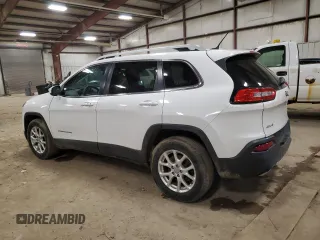 2015 Jeep Cherokee Latitude with VIN 1C4PJMCS1FW710157, listed as a Copart auction lot 49571435 with 89,780 mi miles and Clean Title. Bid and sale history available at DreamBid. Image 2.