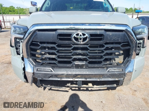2022 Toyota Tundra SR5 with VIN 5TFLA5AB7NX013477, listed as a IAAI auction lot 42172272 with 30,460 mi miles and . Bid and sale history available at DreamBid. Image 6.