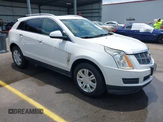 2011 Cadillac SRX Luxury Collection z VIN 3GYFNAEY2BS527043, wystawiony jako IAAI lot #42234641 z przebiegiem 114 769 mil mil oraz . Historia ofert i sprzedaży dostępna na DreamBid. Obrazek 1.