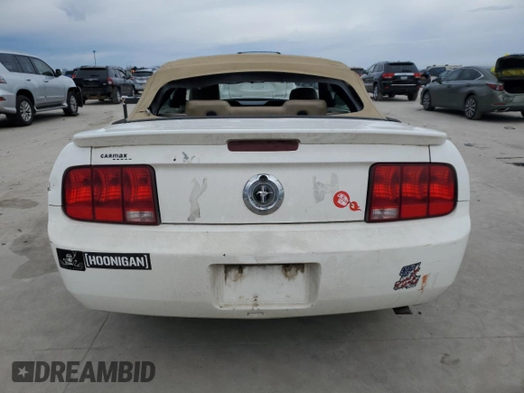 2008 Ford Mustang Deluxe with VIN 1ZVHT84N885204930, listed as a Copart auction lot 89170365 with Not Provided miles and Clean Title. Bid and sale history available at carsss.com. Image 6.