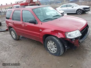 2005 Mercury Mariner Luxury with VIN 4M2YU57145DJ07713, listed as a IAAI auction lot 41678767 with 71,981 mi miles. Bid and sale history available at carsss.com. Image 1.
