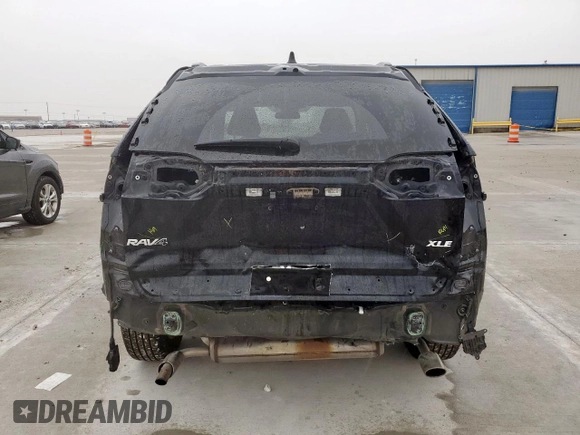 2021 Toyota RAV4 XLE with VIN 2T3W1RFV0MW149640, listed as a Copart auction lot 58821125 with 105,483 mi miles and Salvage title. Bid and sale history available at DreamBid. Image 6.