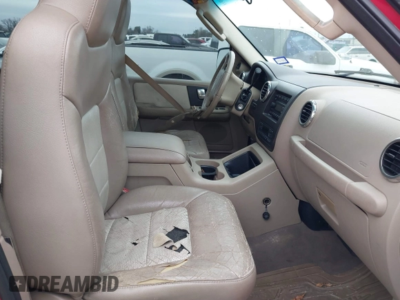 2003 Ford Expedition Eddie Bauer with VIN 1FMFU17L43LA92880, listed as a IAAI auction lot 41616760 with 216,714 mi miles. Bid and sale history available at carsss.com. Image 5.